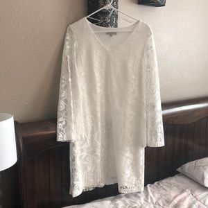WHITE LACE LONGSLEEVE DRESS